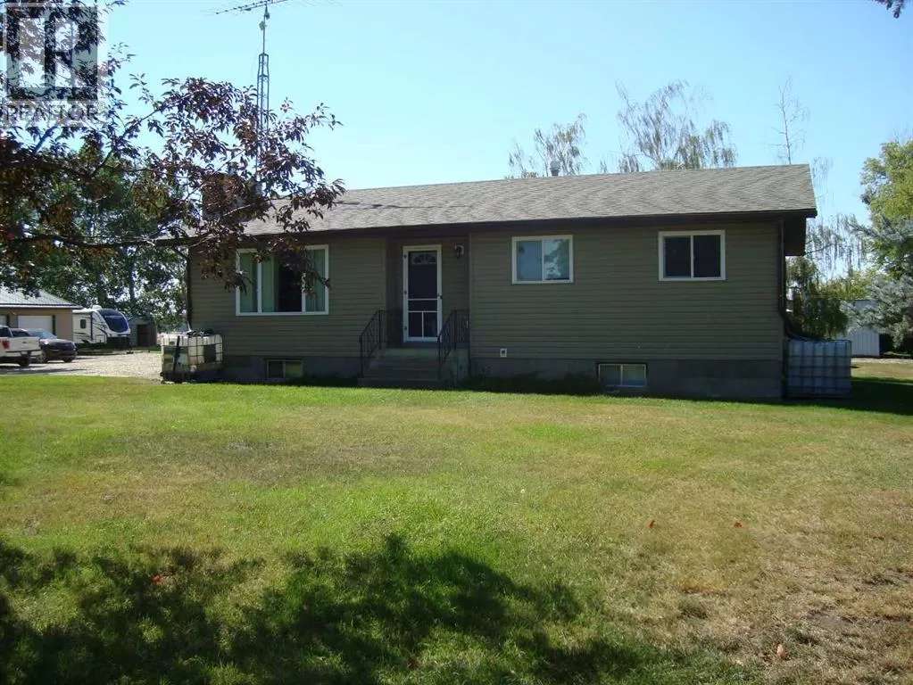 House for rent: 340032 Rge. Rd. 24-5, Rural Kneehill County, Alberta T0M 2C0