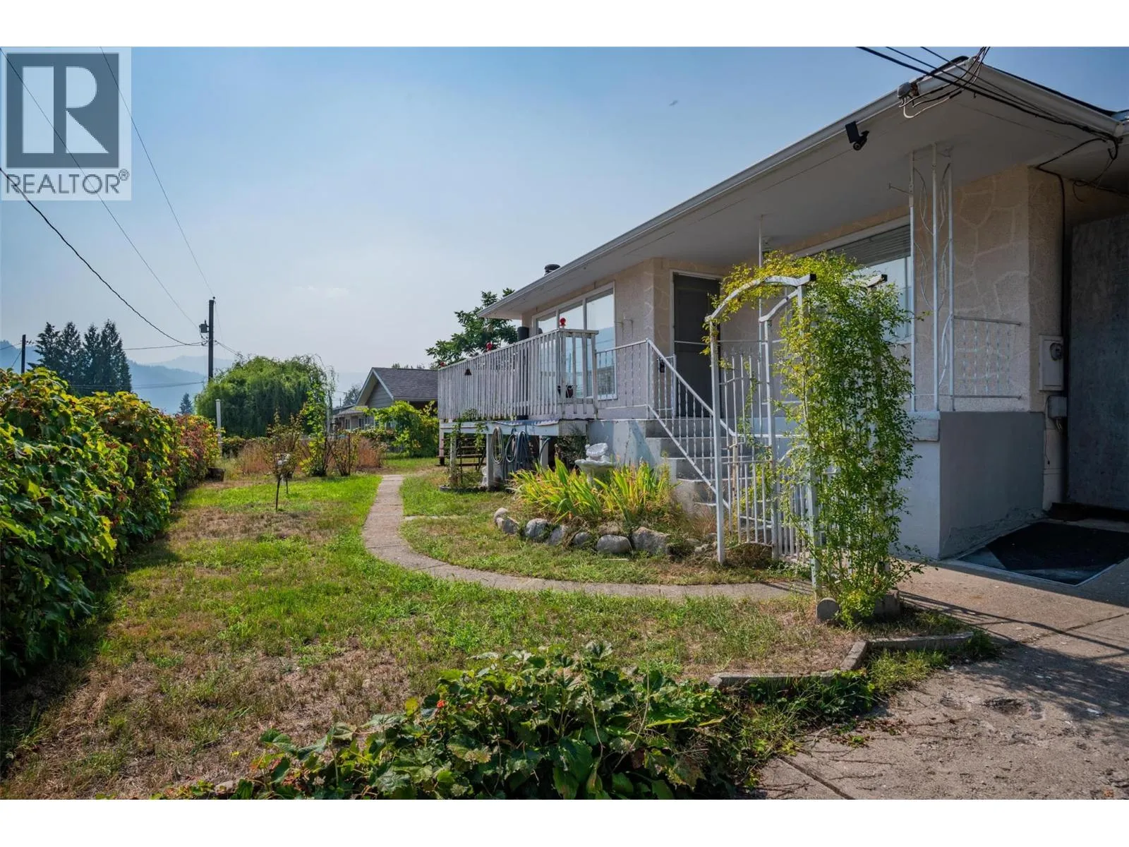 House for rent: 3404 4th Avenue, Castlegar, British Columbia V1N 2T3