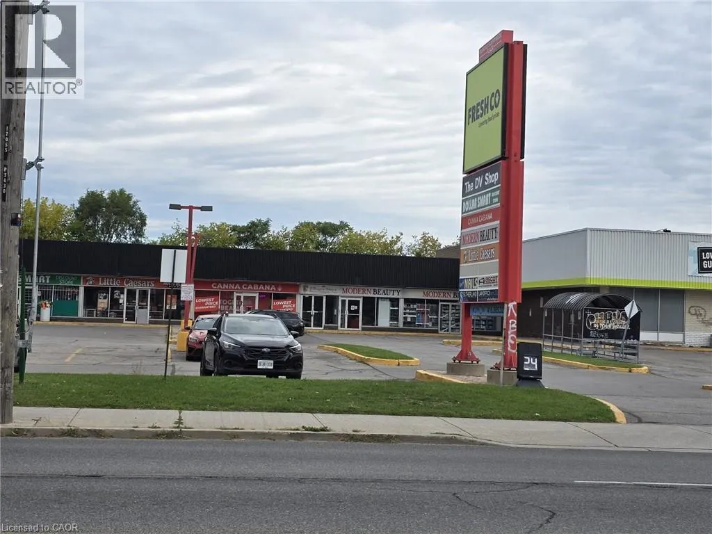 3408 Dundas Street W, York, Ontario M6S 2S1