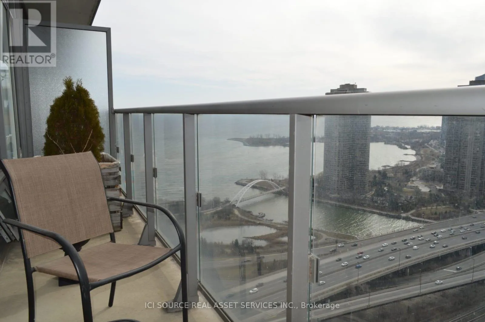 Apartment for rent: 3409 - 105 The Queensway, Toronto, Ontario M6S 5B5