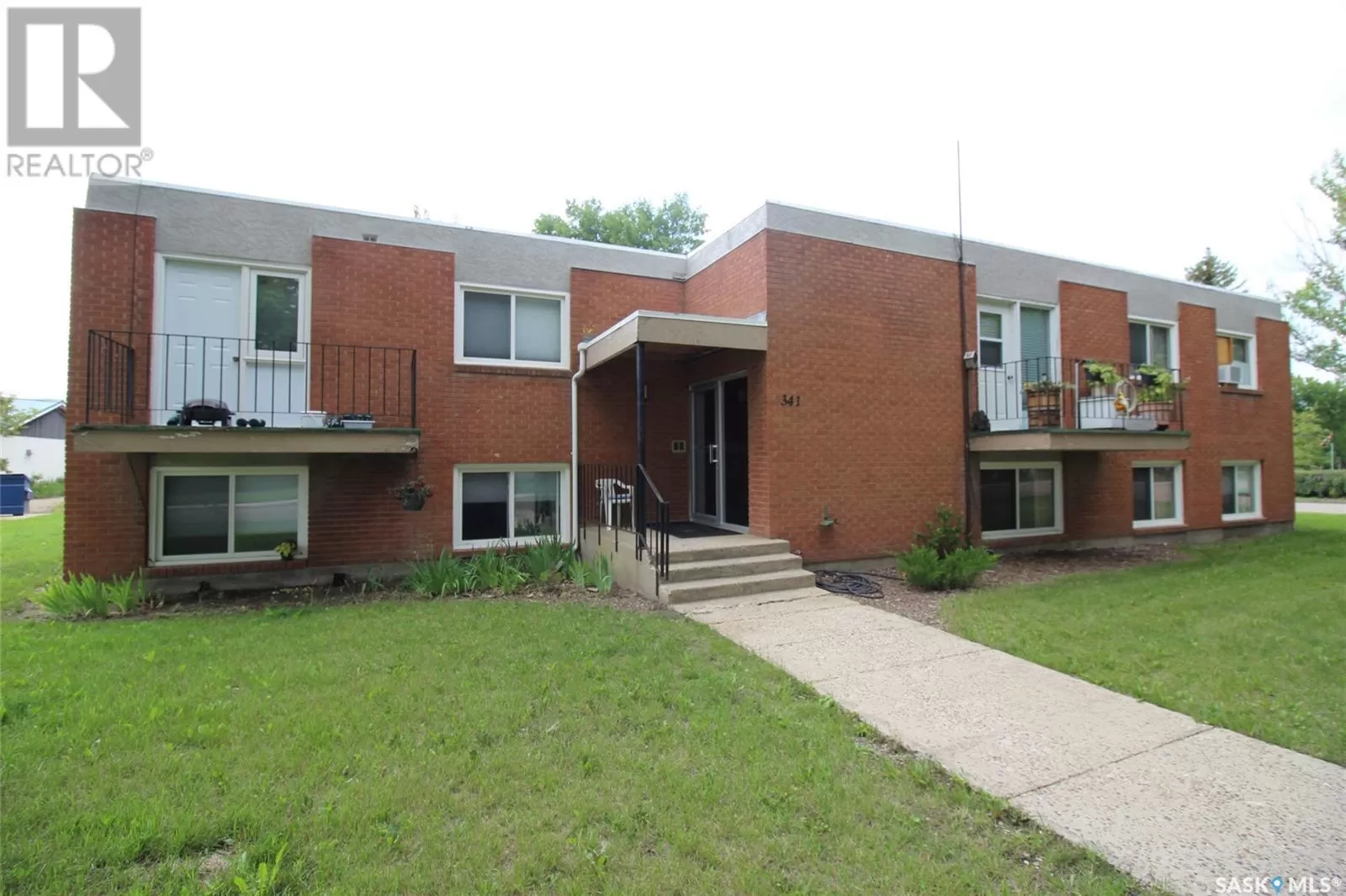 Multi-Family for rent: 341 2nd Street E, Shaunavon, Saskatchewan S0N 2M0