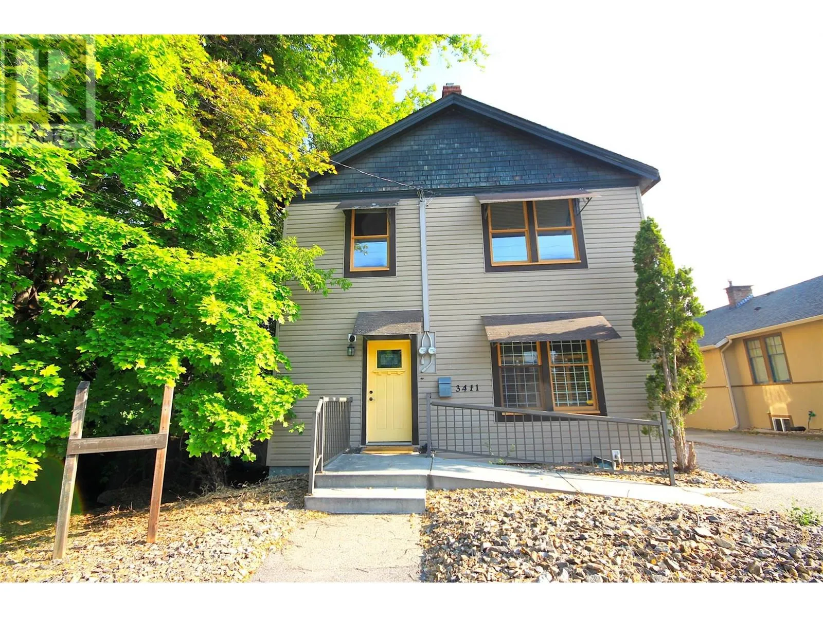 Residential Commercial Mix for rent: 3411 32 Avenue, Vernon, British Columbia V1T 2M9