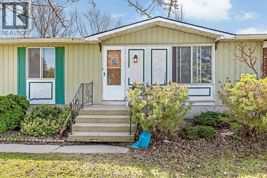 House for rent: 3425 County Rd 42, Windsor, Ontario N8V 0A5