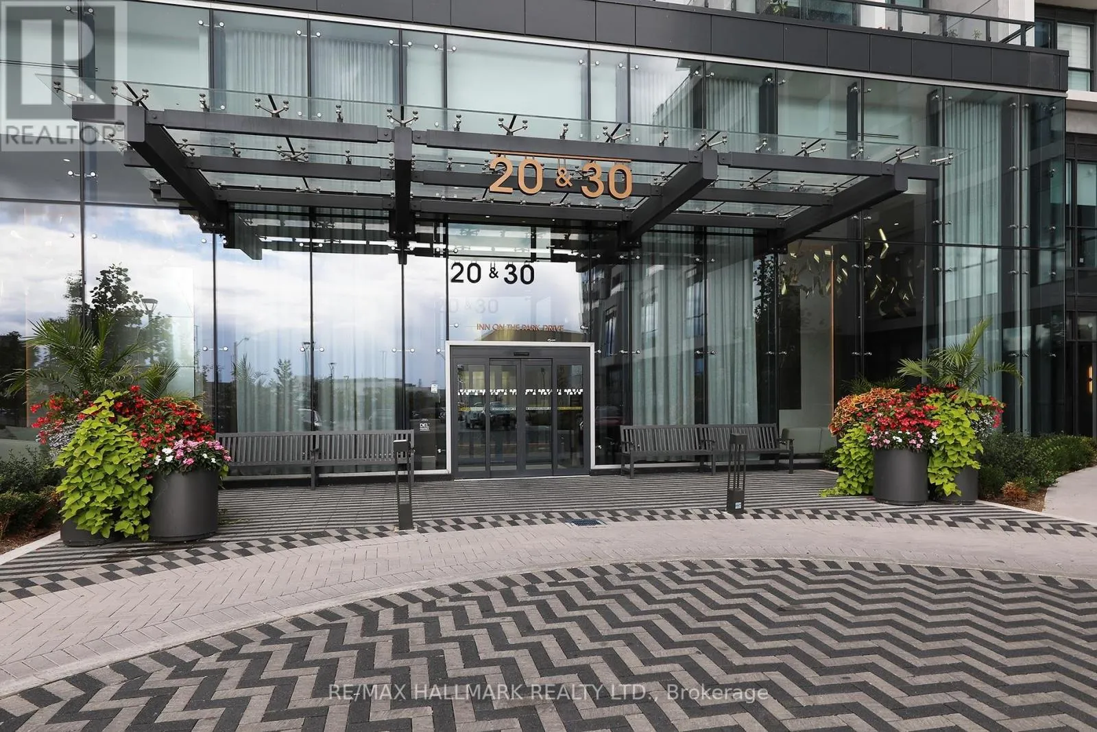 Apartment for rent: 343 - 20 Inn On The Park Drive, Toronto, Ontario M3C 0P8