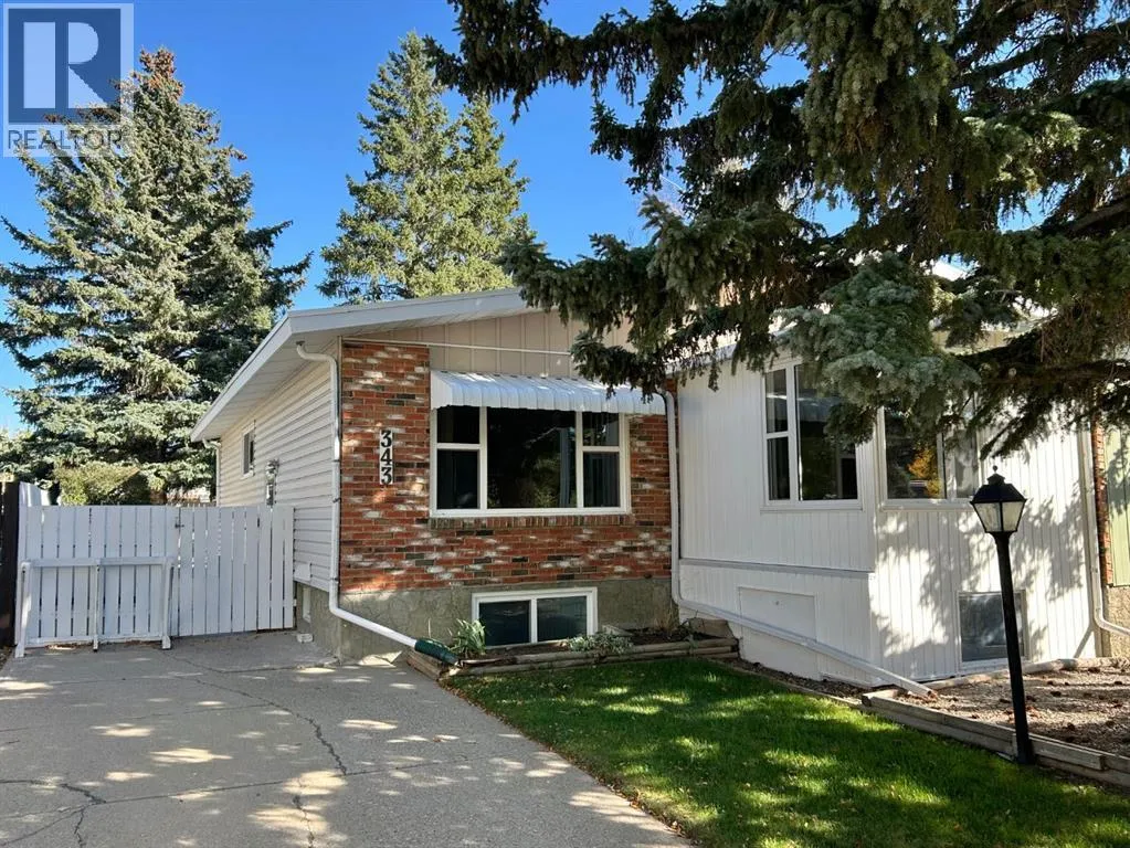 Duplex for rent: 343 Laval Boulevard W, Lethbridge, Alberta T1K 3W6