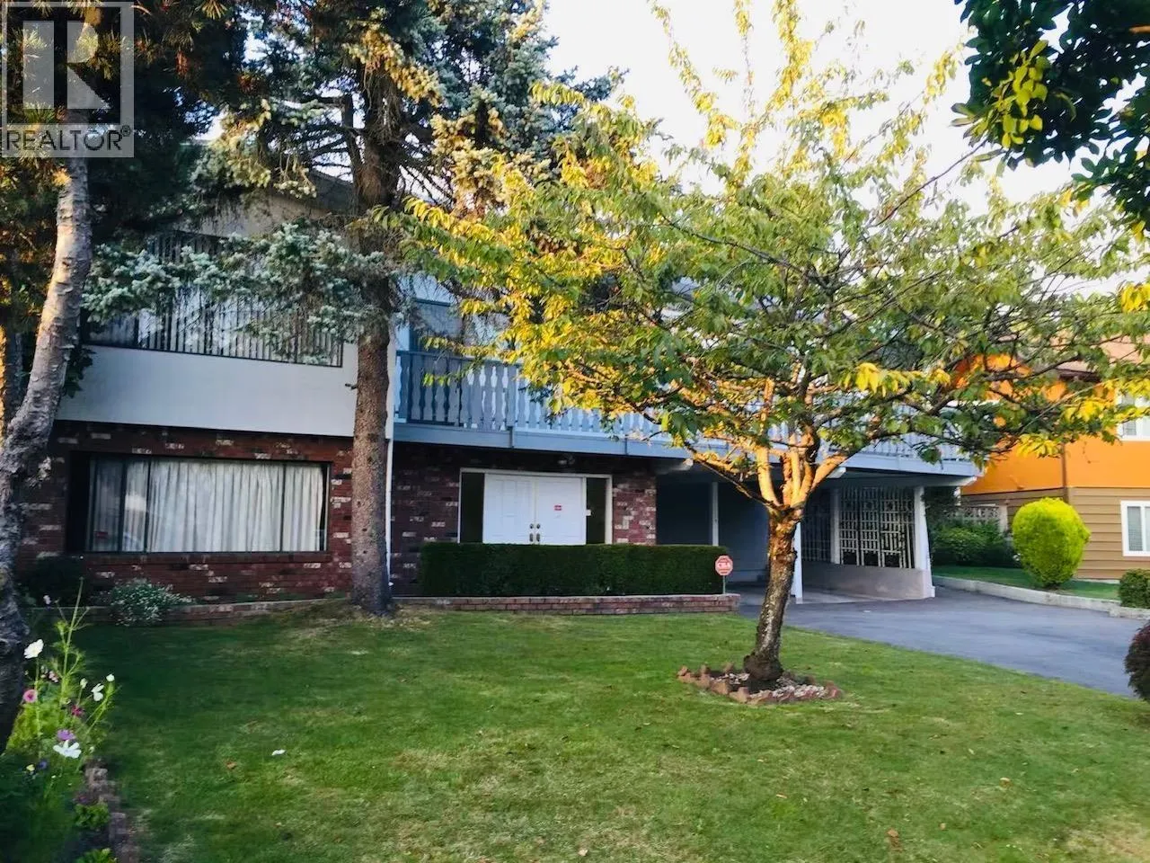 House for rent: 3431 E 52nd Avenue, Vancouver, British Columbia V5S 1V6