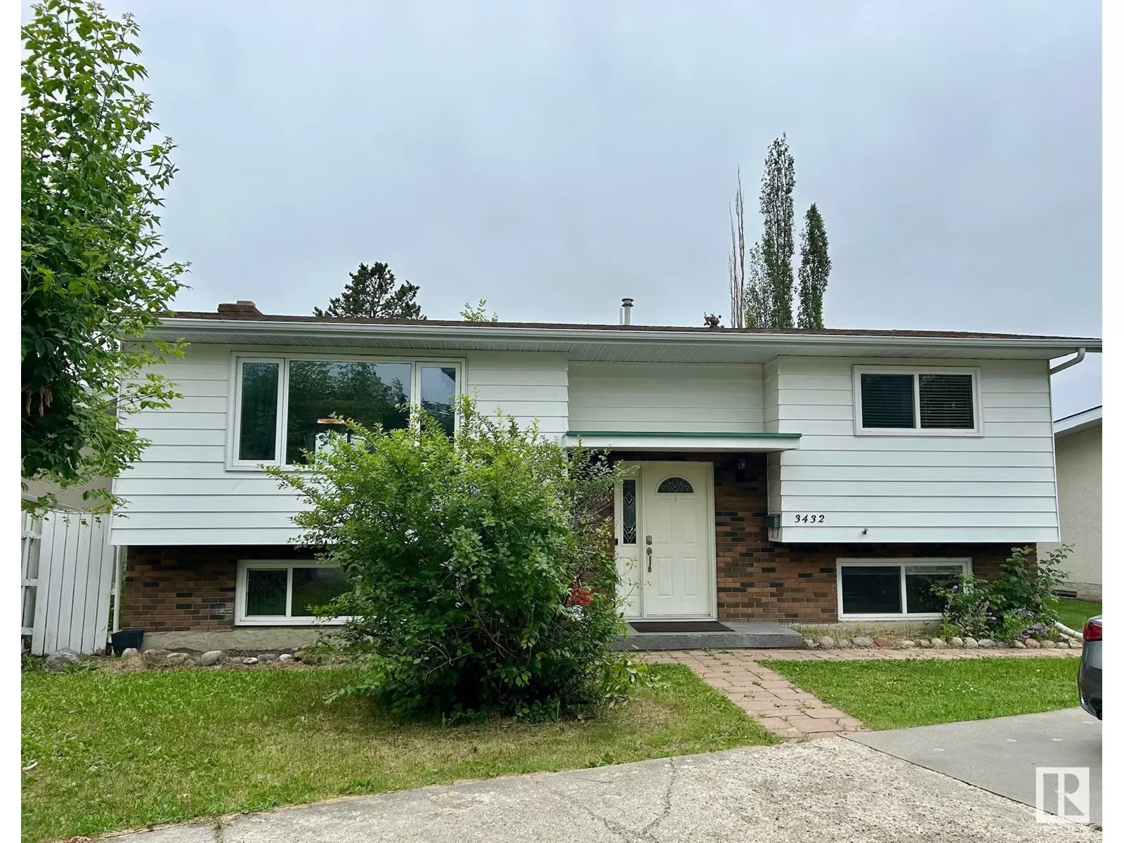 House for rent: 3432 81 St Nw, Edmonton, Alberta T6K 0G4