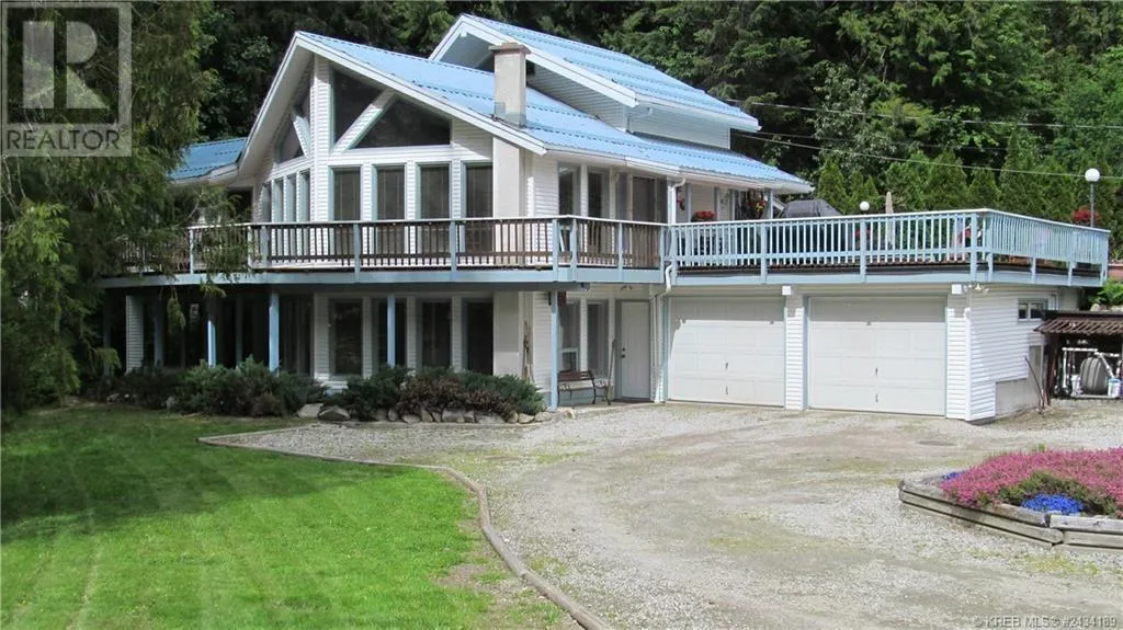 House for rent: 3433 6 Highway, Nelson, British Columbia V1L 6Z4