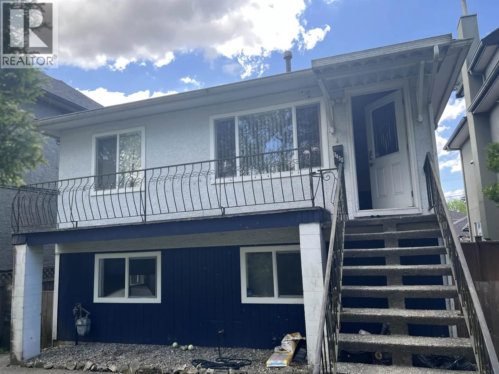 House for rent: 3438 Napier Street, Vancouver, British Columbia V5K 2X6