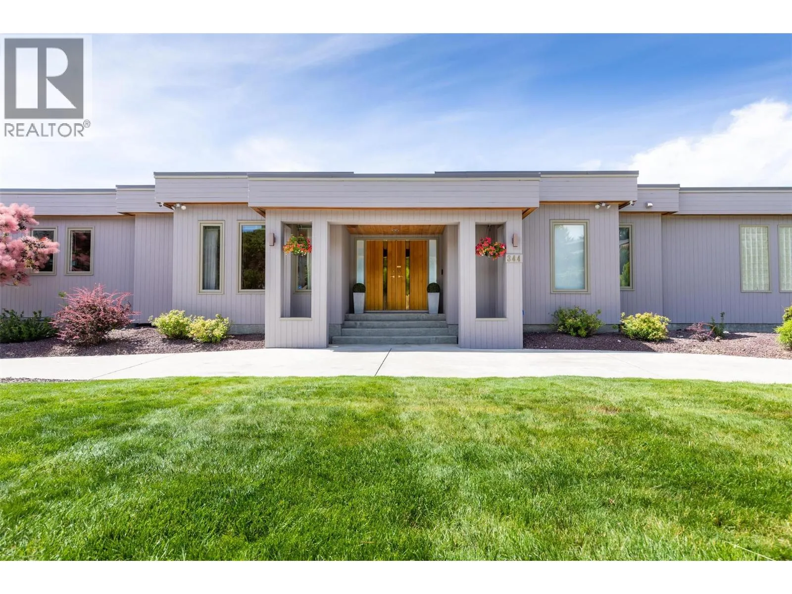 House for rent: 344 Raven Drive, Kelowna, British Columbia V1W 3Y9