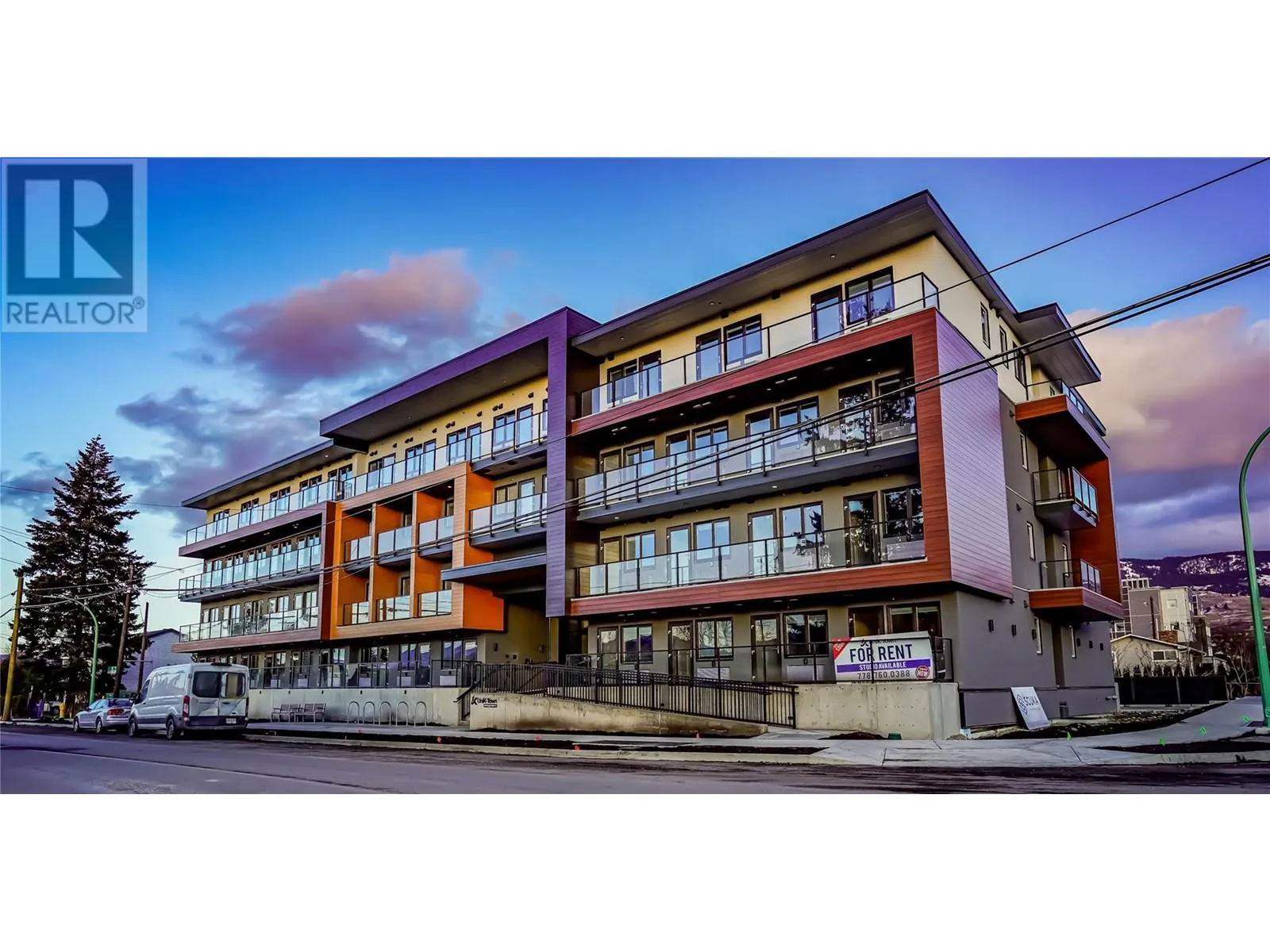 Apartment for rent: 345 Dougall Road N Unit# Ph12 Lot# 85, Kelowna, British Columbia V1X 3K8