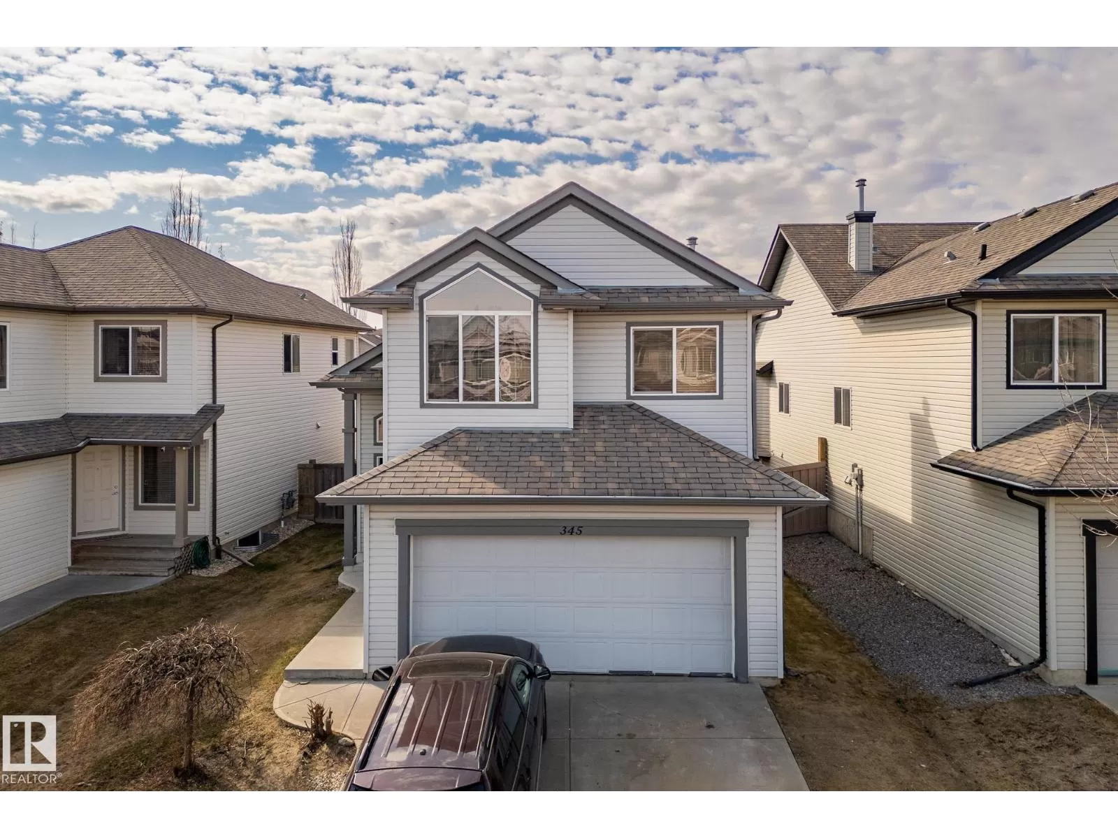 House for rent: 345 Macewan Rd Sw, Edmonton, Alberta T6W 1V8