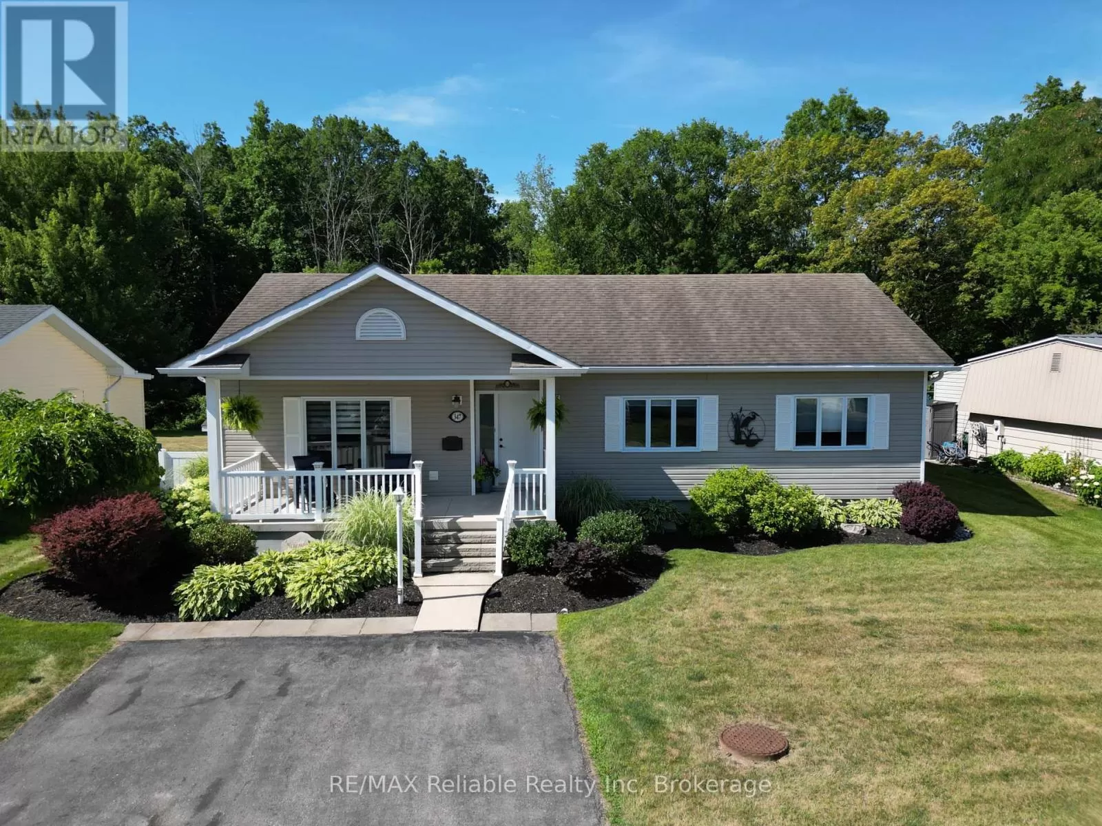 Other for rent: 347 Shannon Boulevard, South Huron, Ontario N0M 1T0