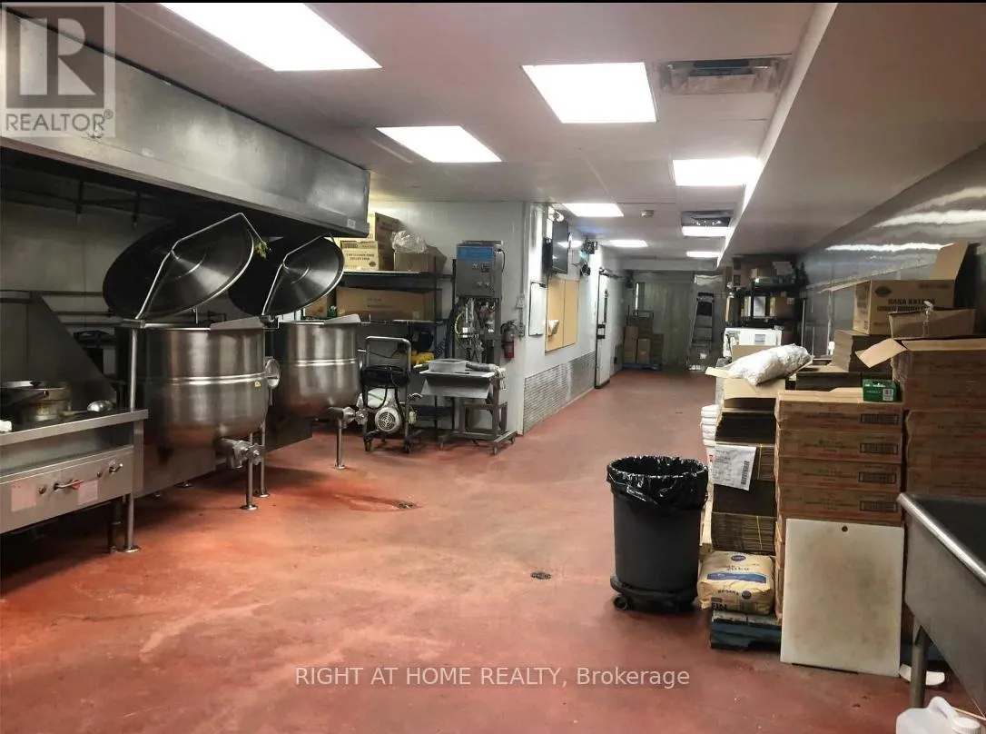 Multi-Tenant Industrial for rent: 348 Broadview Avenue, Toronto, Ontario M4M 2G9