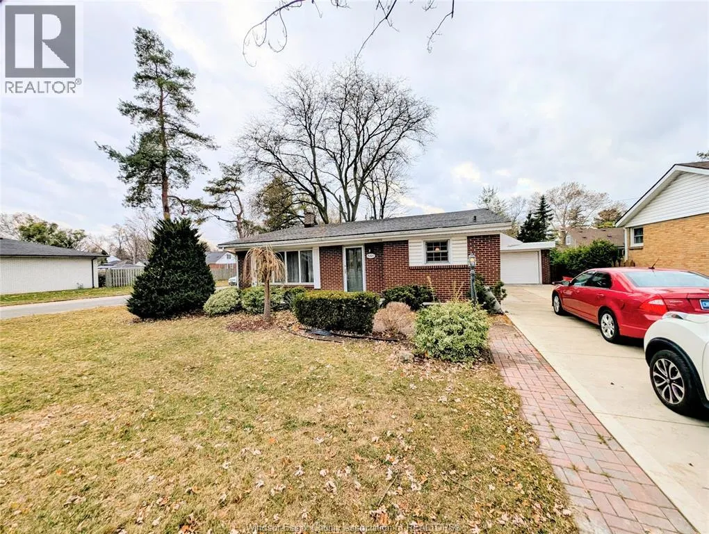 House for rent: 3495 Dougall, Windsor, Ontario N9E 1S9