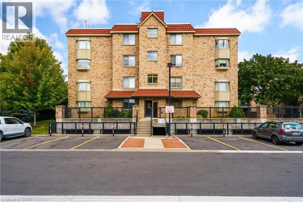 Apartment for rent: 3499 Upper Middle Road Unit# 211, Burlington, Ontario L7R 3X5