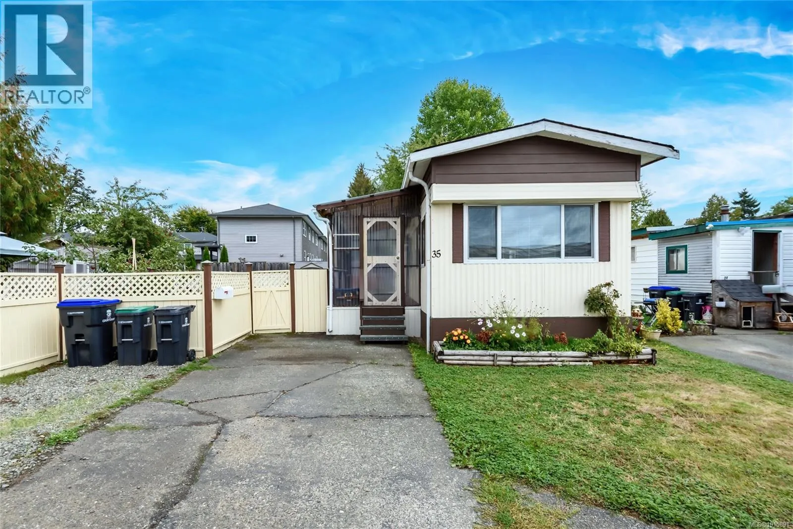 Manufactured Home for rent: 35 1180 Edgett Rd, Courtenay, British Columbia V9N 6C7