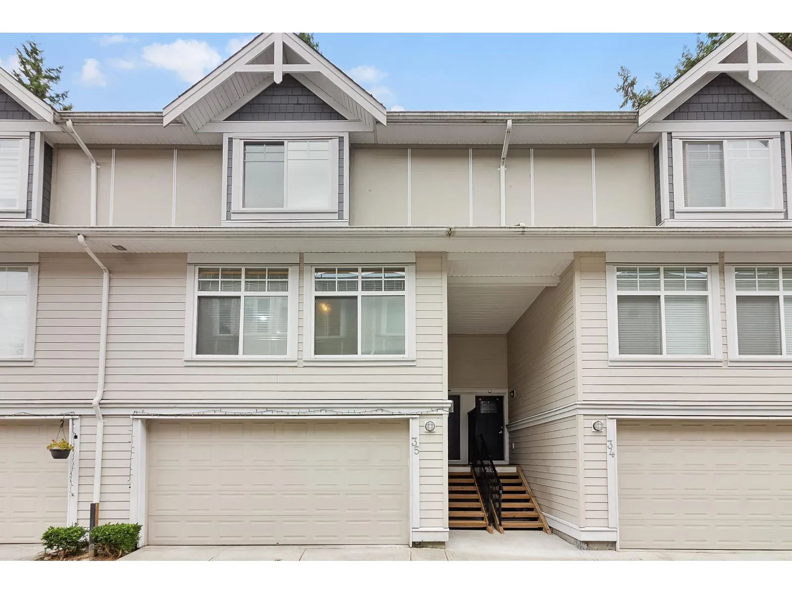 Row / Townhouse for rent: 35 12775 63 Avenue, Surrey, British Columbia V3X 0E9