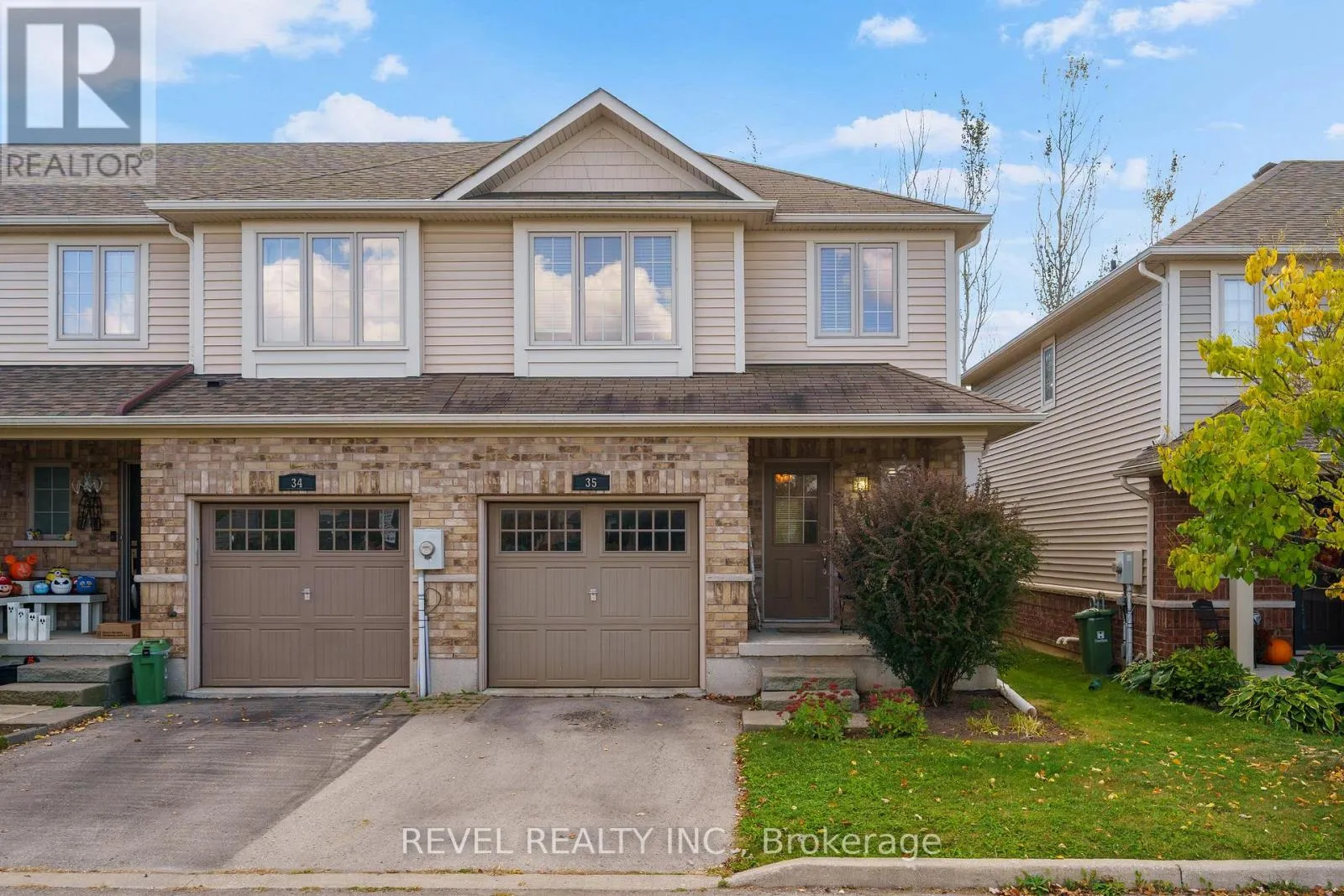 Row / Townhouse for rent: 35 - 222 Fall Fair Way, Hamilton, Ontario L0R 1C0