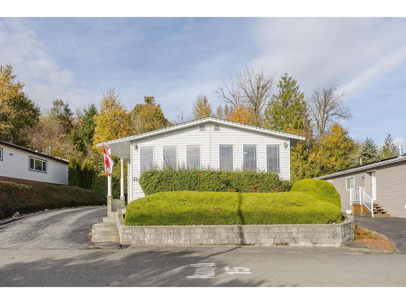 Manufactured Home for rent: 35 27111 0 Avenue, Langley, British Columbia V4W 2T3