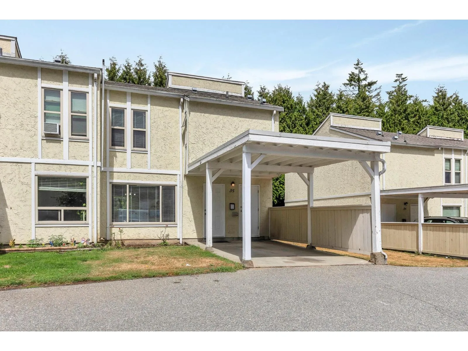 Row / Townhouse for rent: 35 3075 Trethewey Street, Abbotsford, British Columbia V2T 3R4