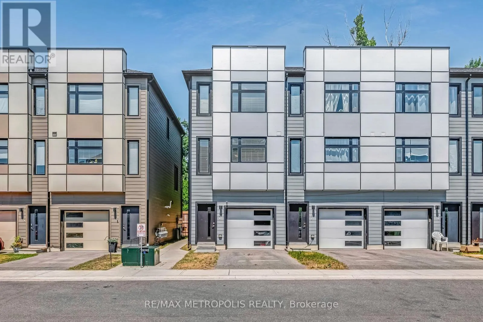 Row / Townhouse for rent: 35 - 540 Essa Road, Barrie, Ontario L9J 0H2