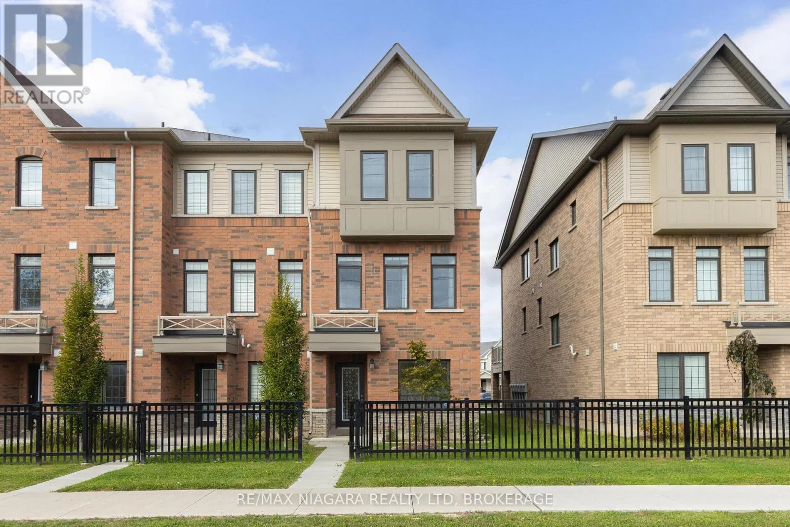 Row / Townhouse for rent: 35 - 8317 Mulberry Drive, Niagara Falls, Ontario L2H 3S9