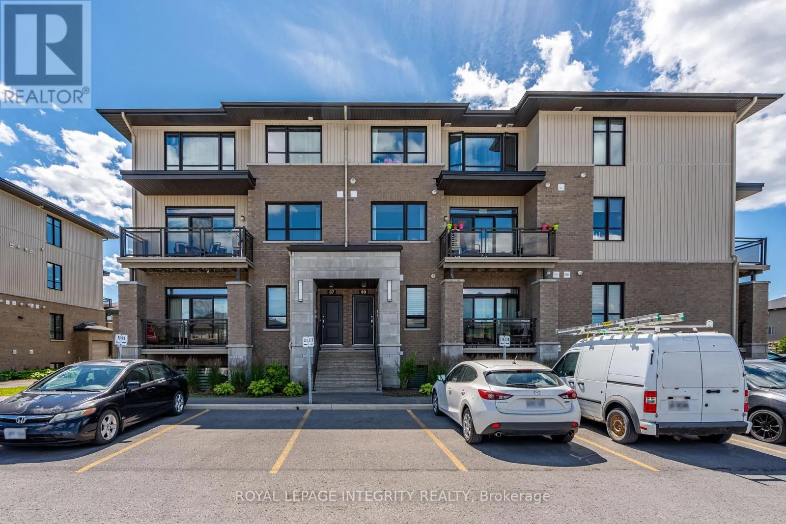 Apartment for rent: 35 Carabiner Private, Ottawa, Ontario K1W 0L7