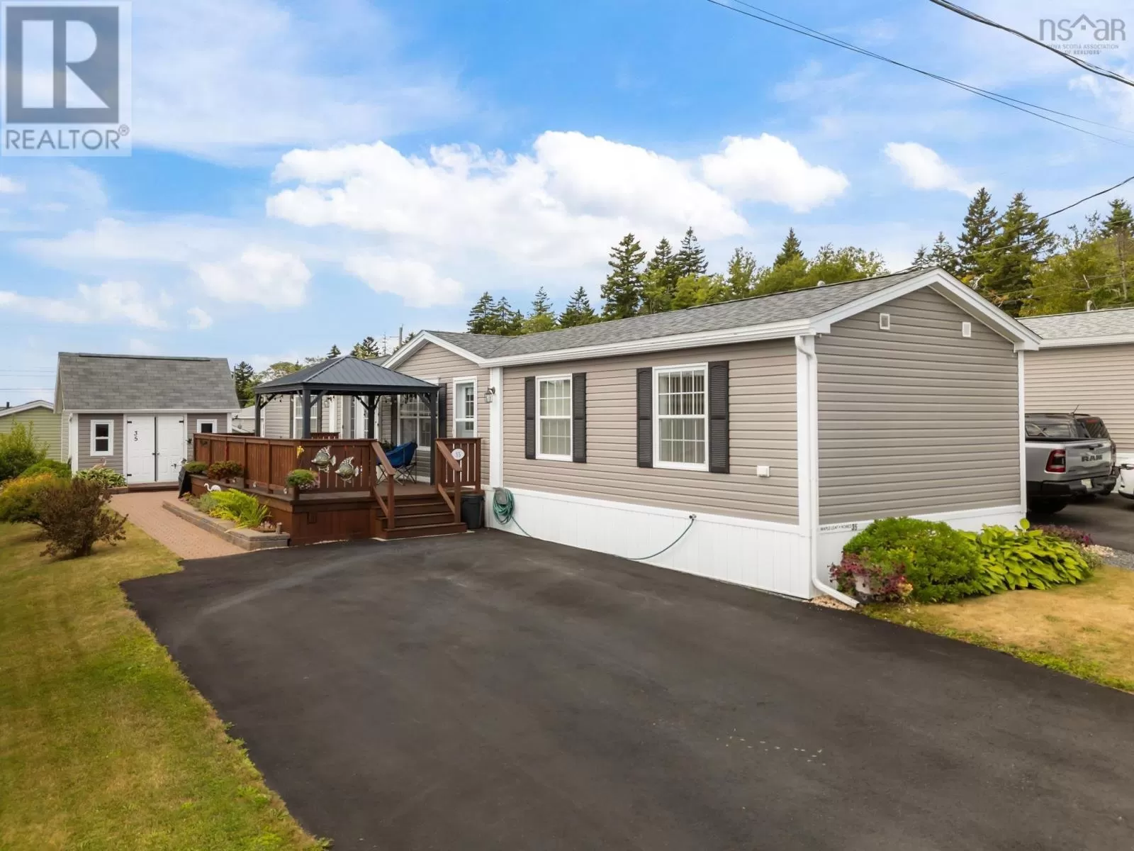 Mobile Home for rent: 35 Eighth Street, Lucasville, Nova Scotia B4B 1R5