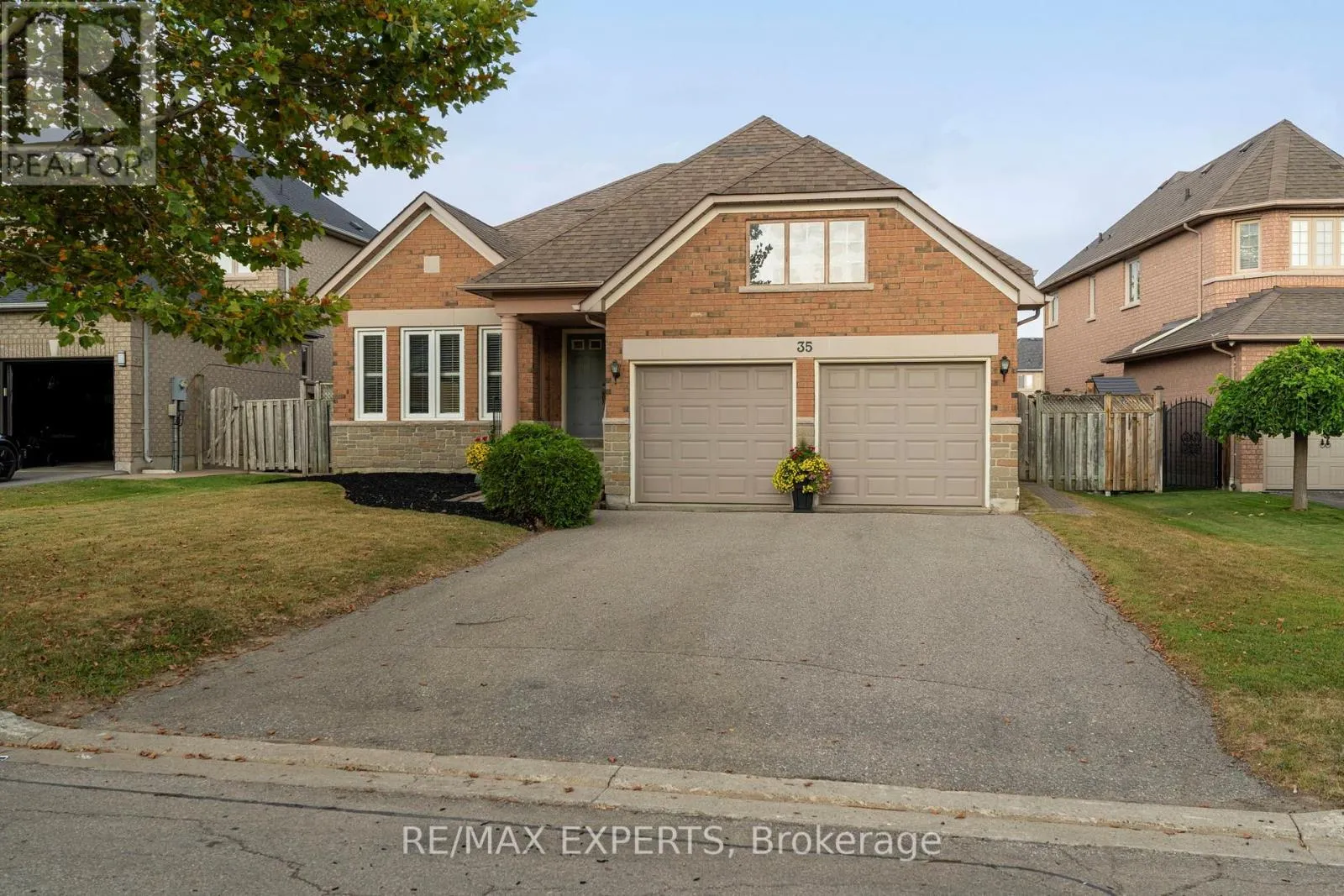 House for rent: 35 Falkirk Crescent, Vaughan, Ontario L6A 2E3