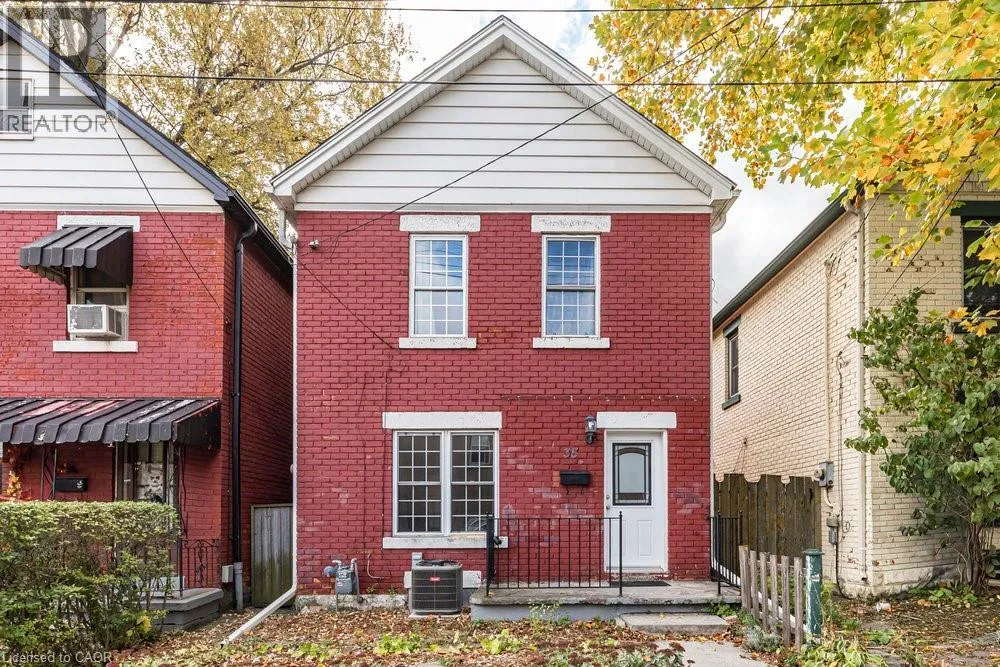 House for rent: 35 Ferrie Street W, Hamilton, Ontario L8L 1C6