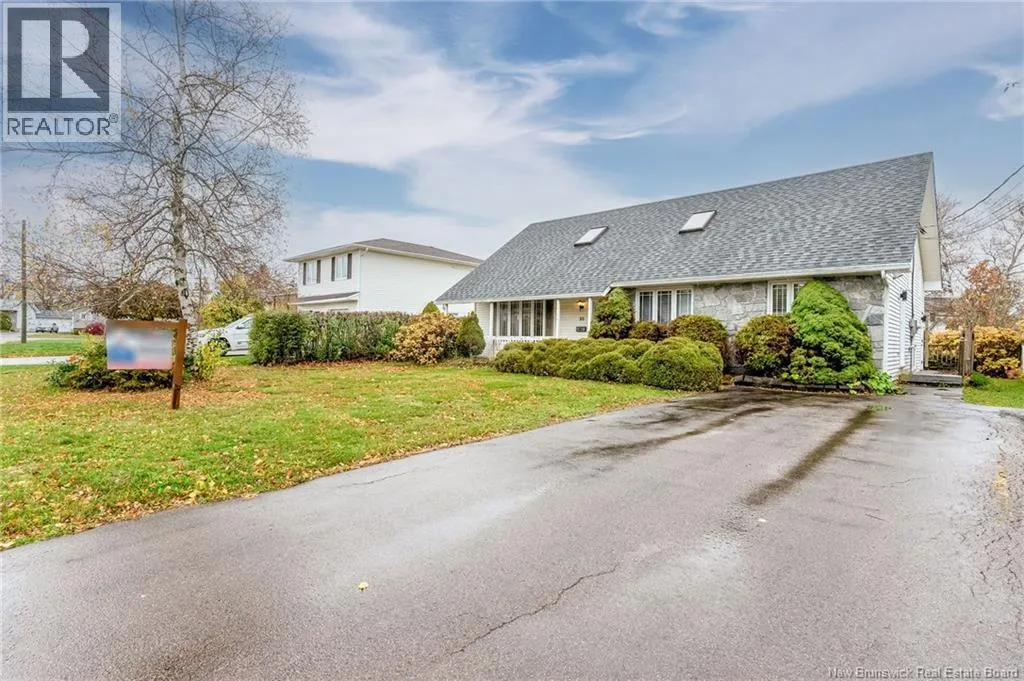 House for rent: 35 Fulton Crescent, Moncton, New Brunswick E1C 9J1