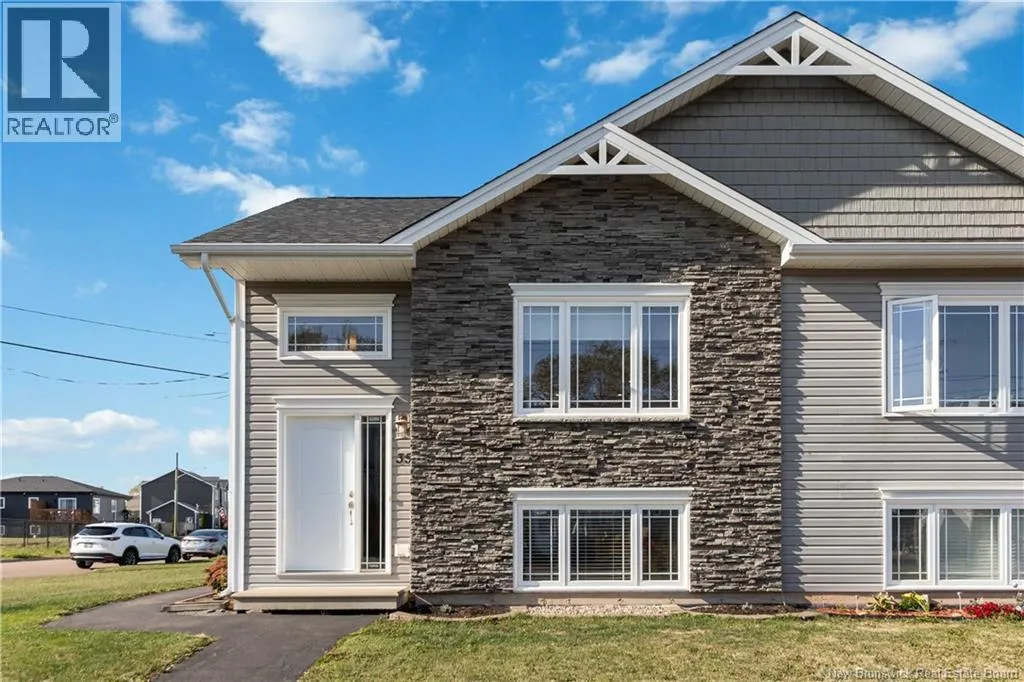 House for rent: 35 Holland Drive, Moncton, New Brunswick E1G 0X3