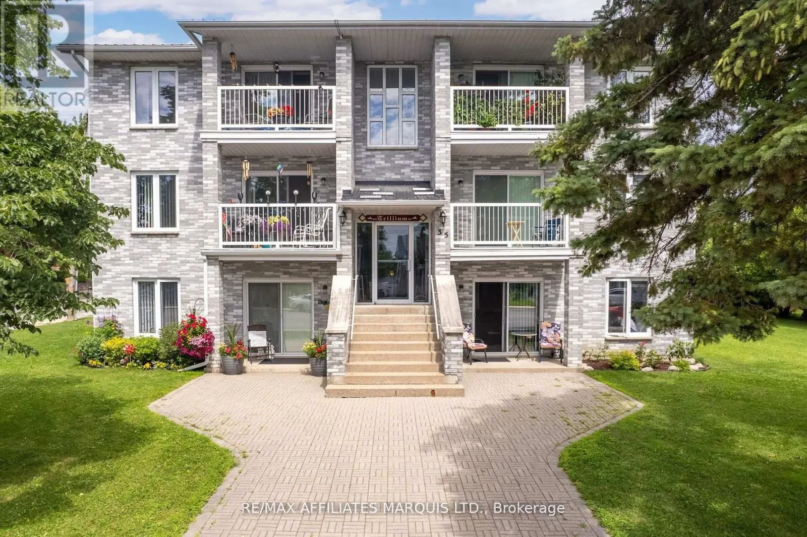 Multi-Family for rent: 35 Lochiel Street E, North Glengarry, Ontario K0C 1A0