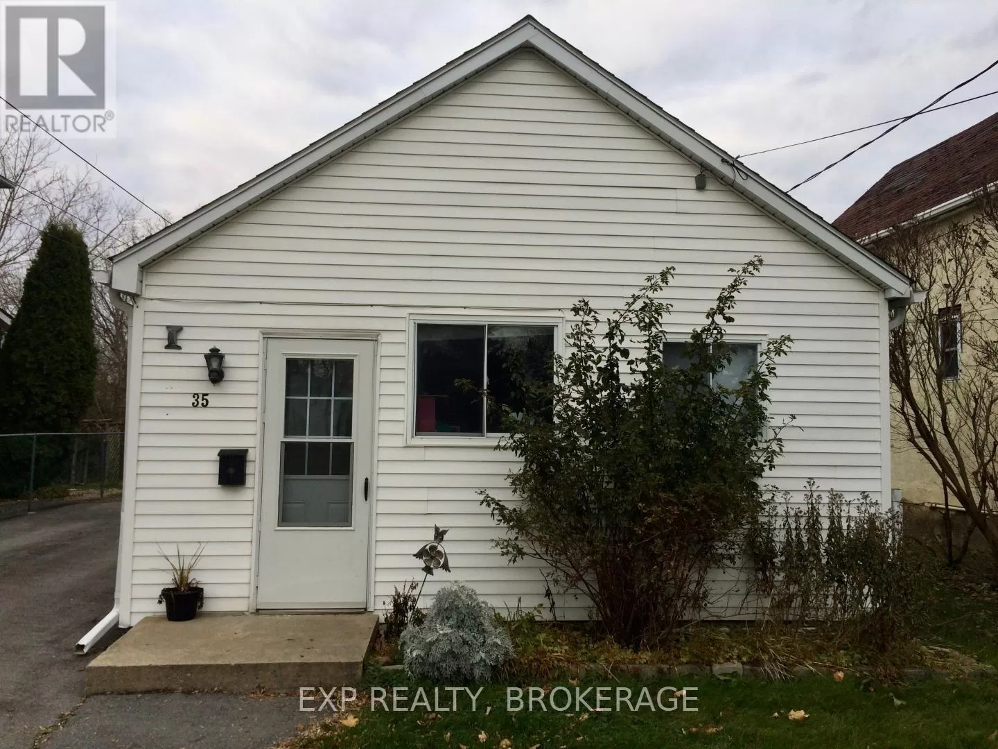 House for rent: 35 Maccauley Street, Kingston, Ontario K7K 2V8