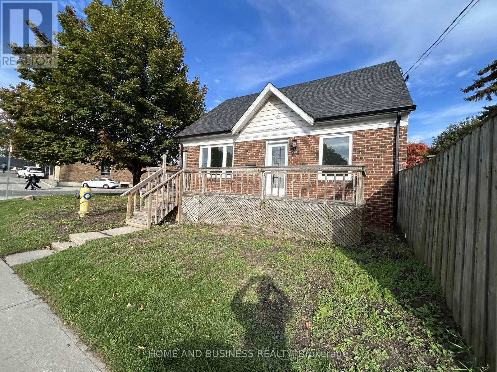 House for rent: 35 Mack Avenue, Toronto, Ontario M1L 1M4