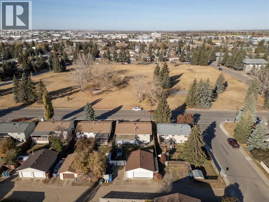 House for rent: 35 Oak Street, Red Deer, Alberta T4P 1R8