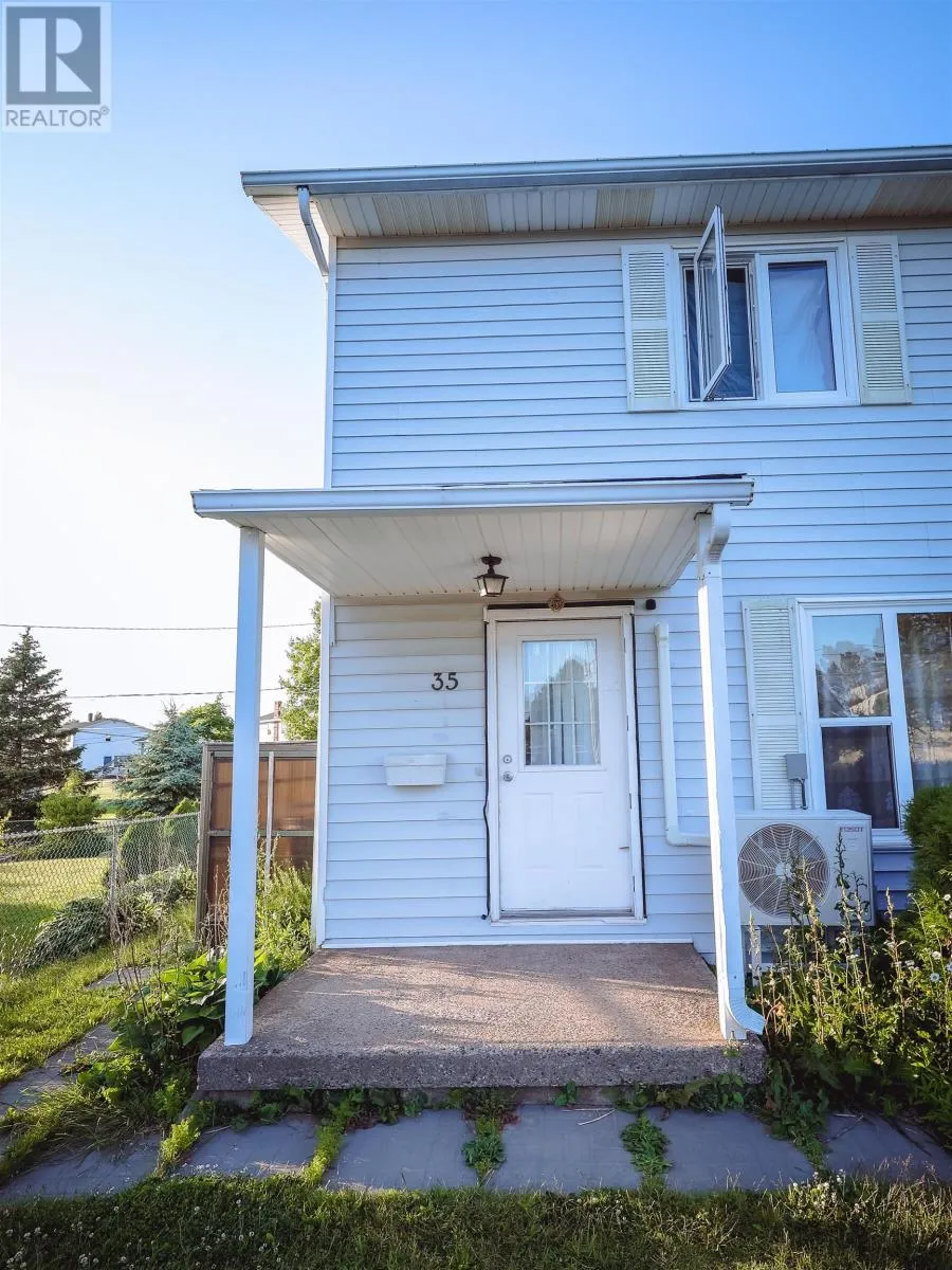 House for rent: 35 Rankin Court, Charlottetown, Prince Edward Island C1A 8T2