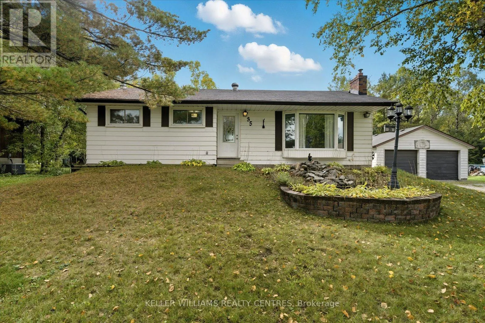 House for rent: 35 Regent Street, Georgina, Ontario L0E 1N0