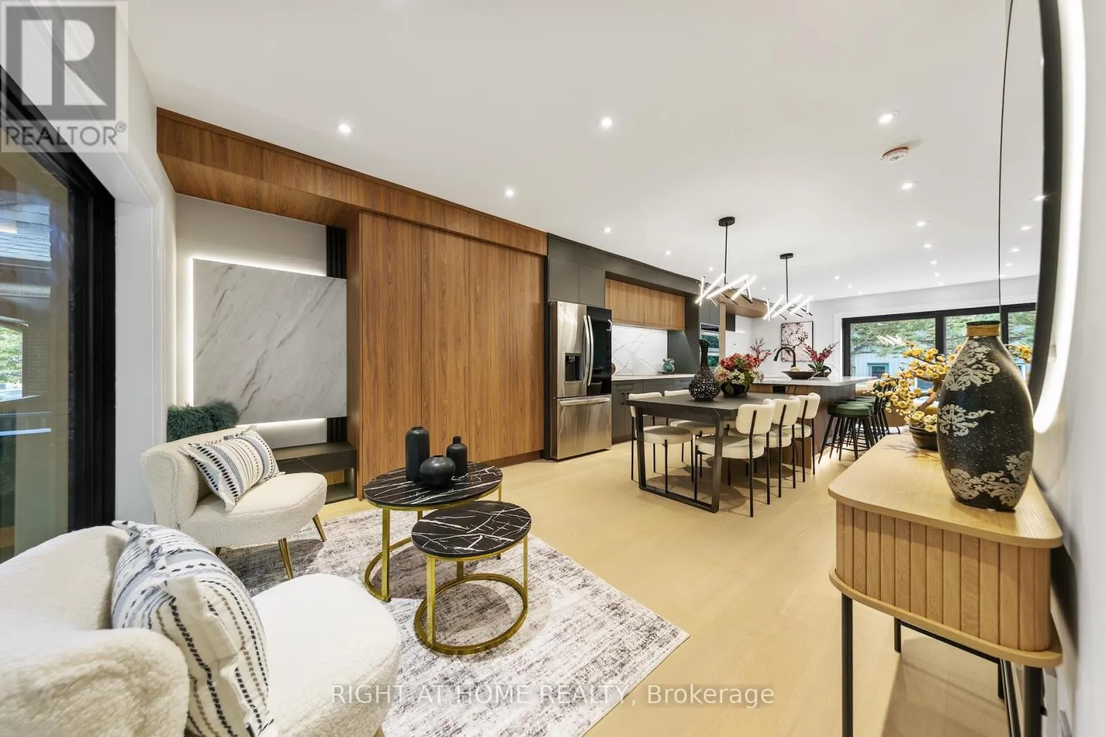 House for rent: 35 Woburn Avenue, Toronto, Ontario M5M 1K5