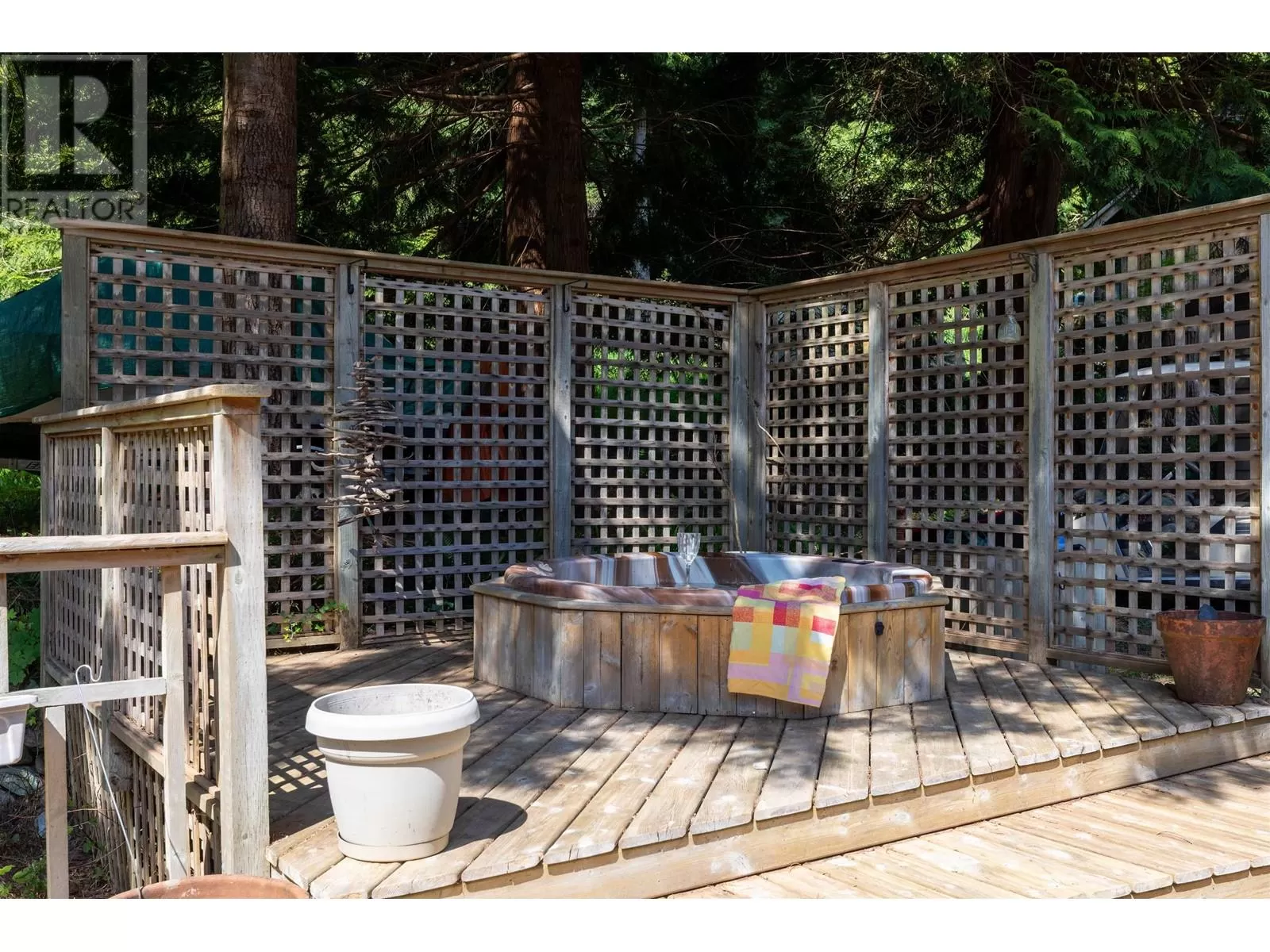 House for rent: 350 Oak Avenue, Keats Island, British Columbia V0N 1V0