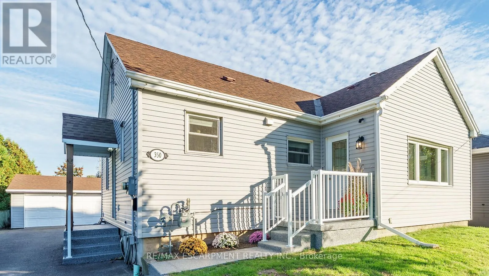 House for rent: 350 Pottruff Road N, Hamilton, Ontario L8H 2M4