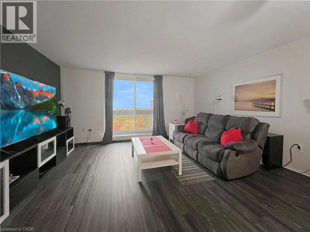 Apartment for rent: 350 Quigley Road Unit# 723, Hamilton, Ontario L8K 5N2