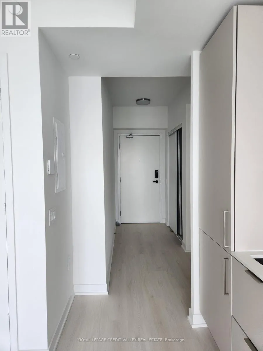 Apartment for rent: 3502 - 3900 Confederation Parkway E, Mississauga, Ontario L5B 0M3