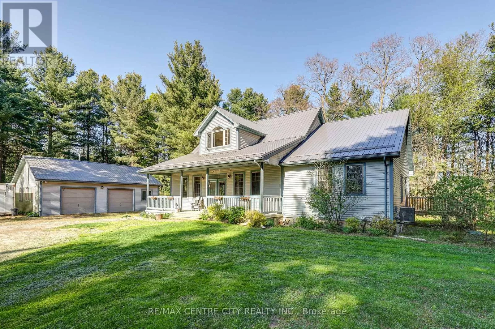 House for rent: 35035 Lake Line, Southwold, Ontario N5L 1J1