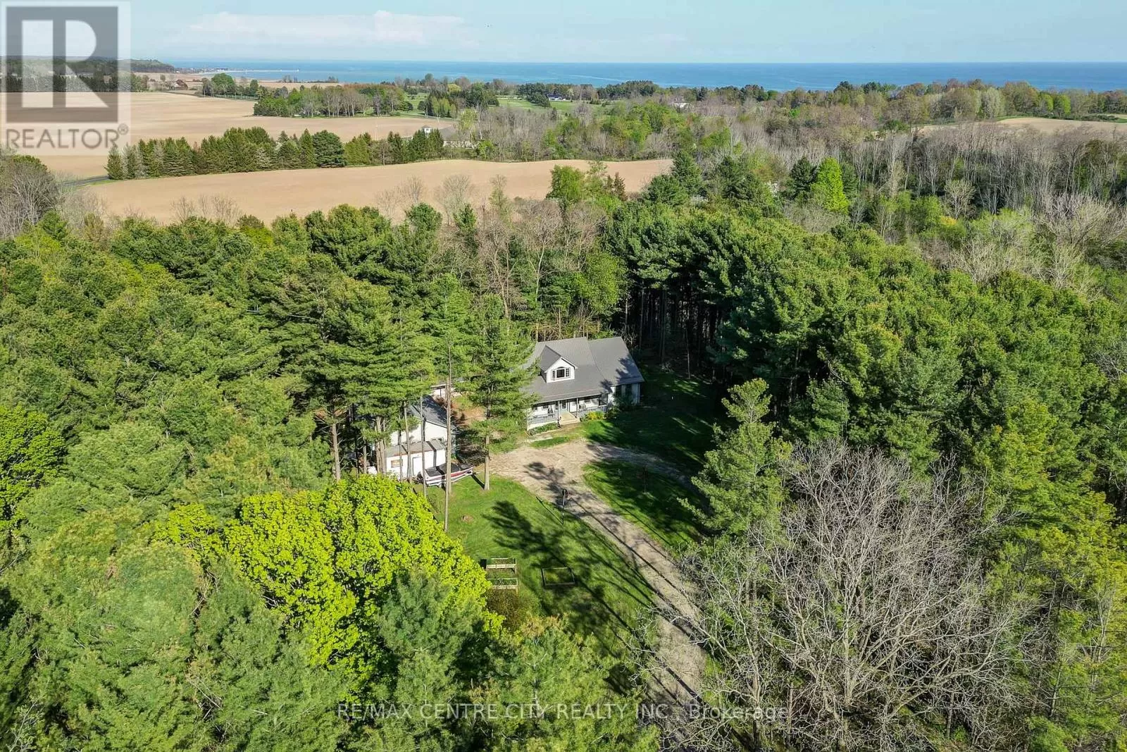 Unknown for rent: 35035 Lake Line, Southwold, Ontario N5L 1J1