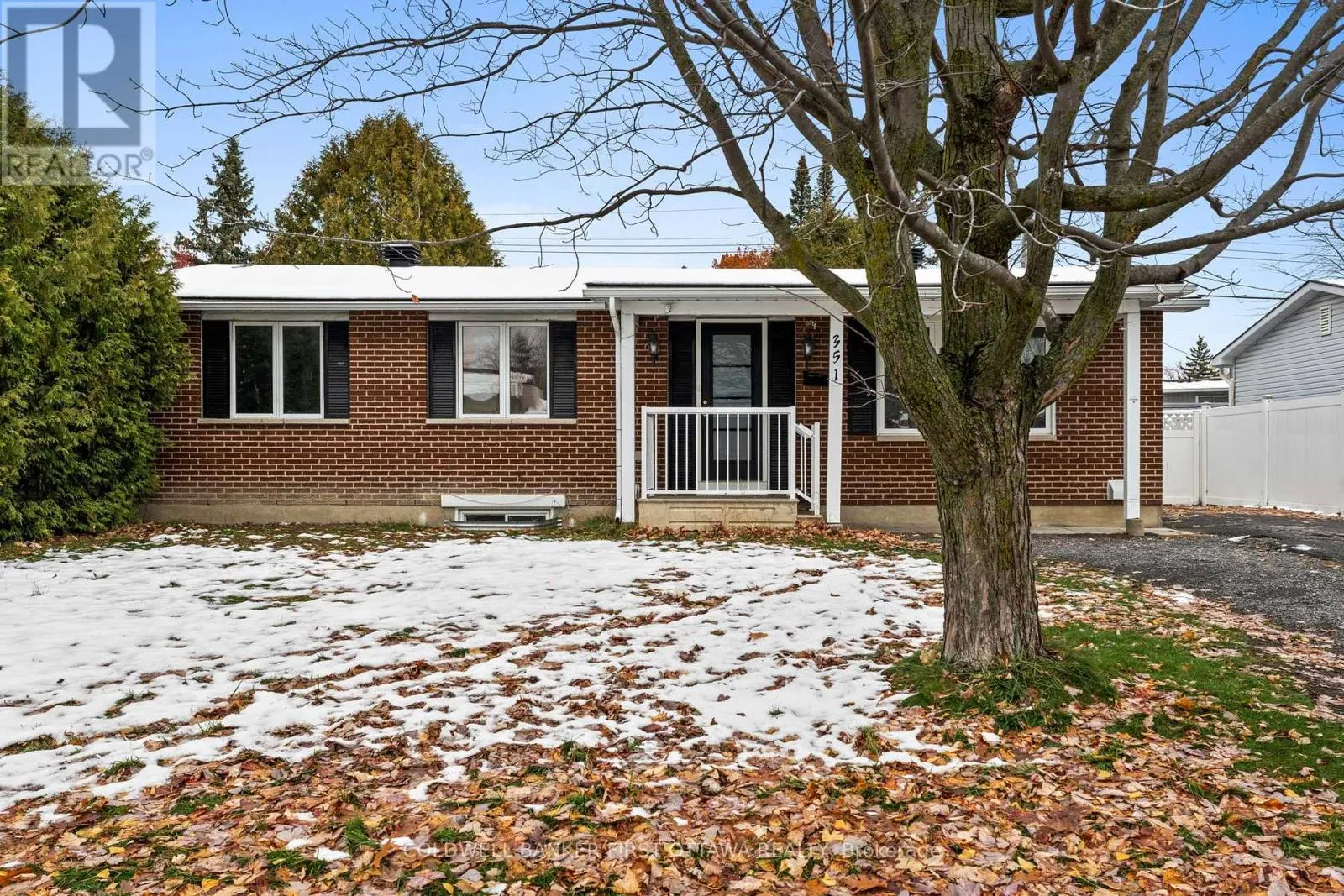 House for rent: 351 Amiens Street, Ottawa, Ontario K1E 1P1