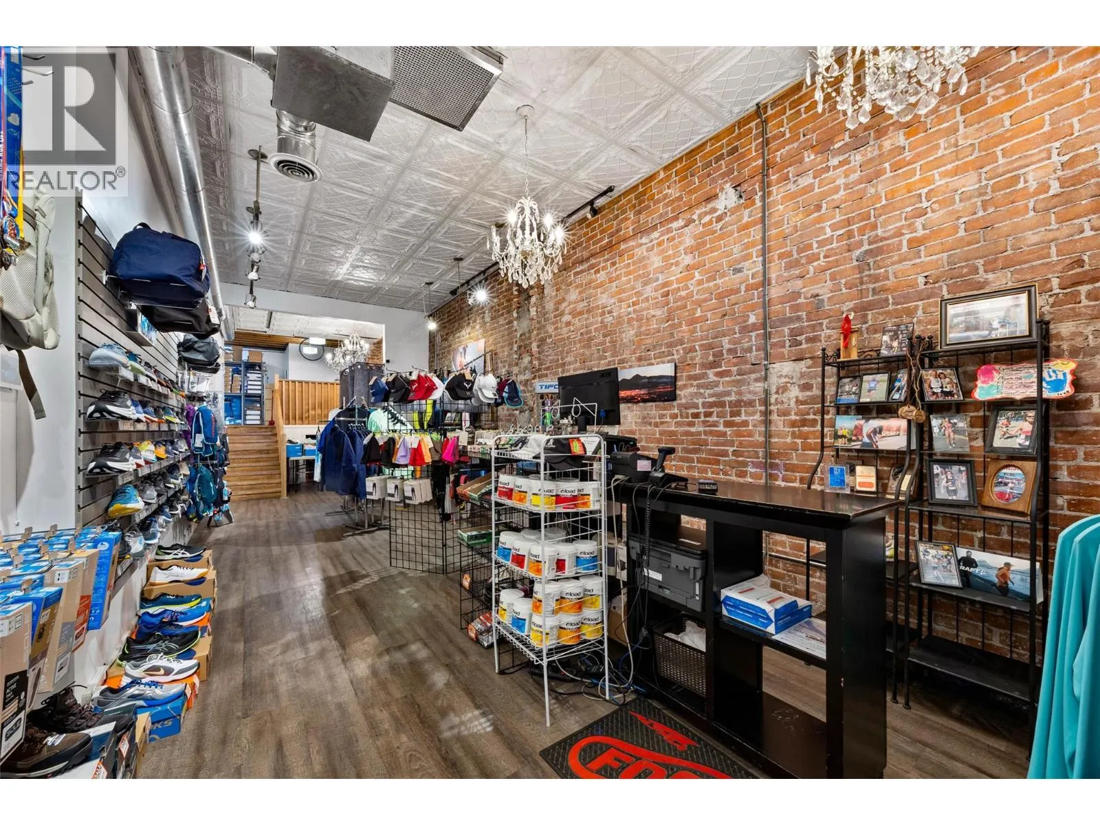 Retail for rent: 351 Victoria Street, Kamloops, British Columbia V2C 2A3