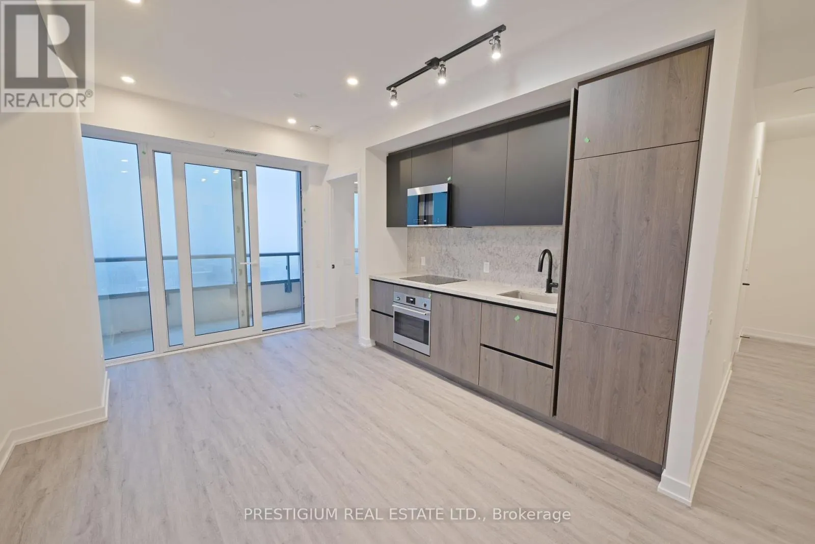 Apartment for rent: 3510 - 108 Peter Street, Toronto, Ontario M5V 0W2