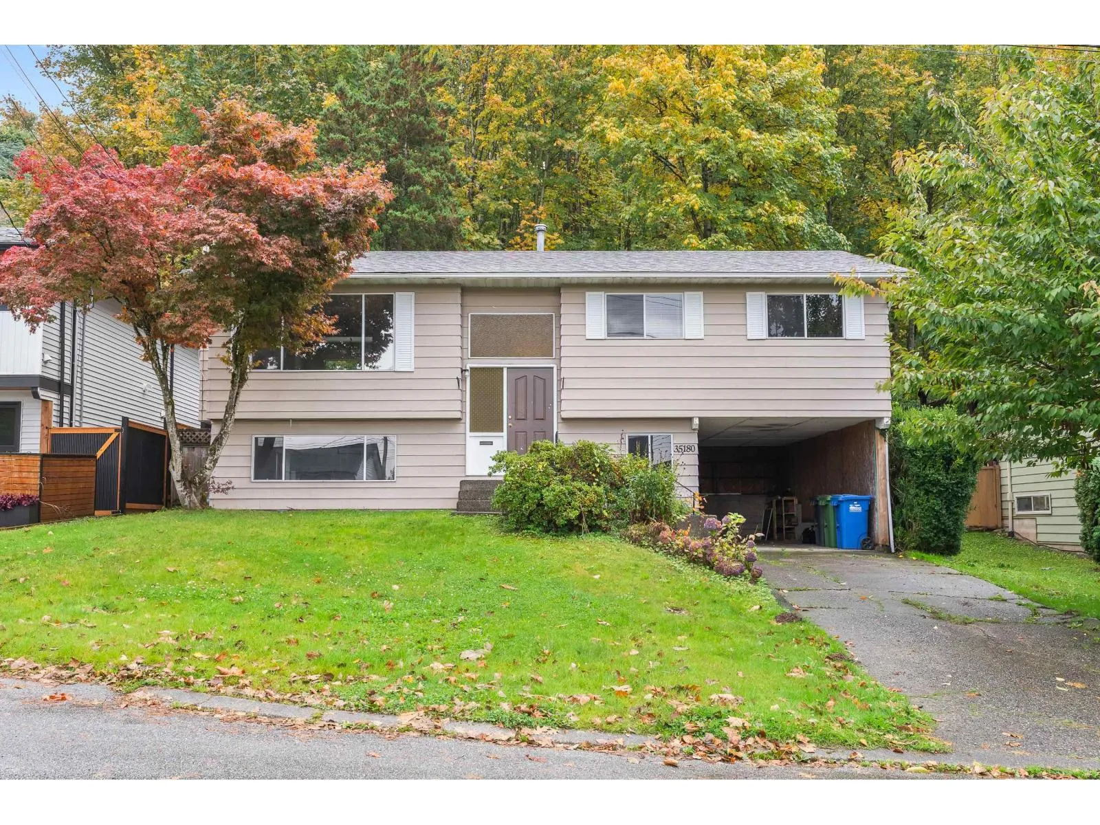 House for rent: 35180 Cassiar Avenue, Abbotsford, British Columbia V2S 5R4